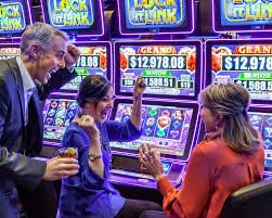 Tampilan meja Free Bet Blackjack di pelangicasino dengan dealer langsung dan antarmuka taruhan